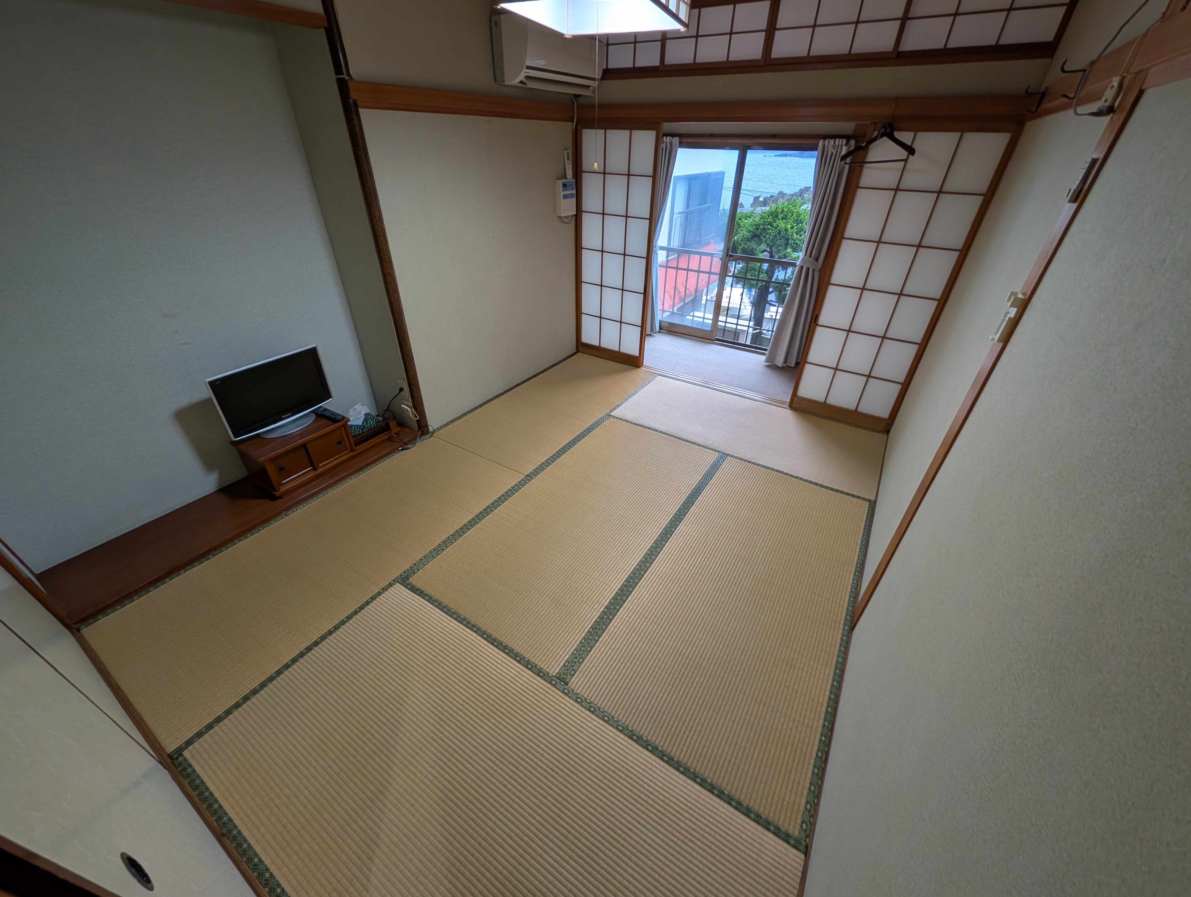 103号室